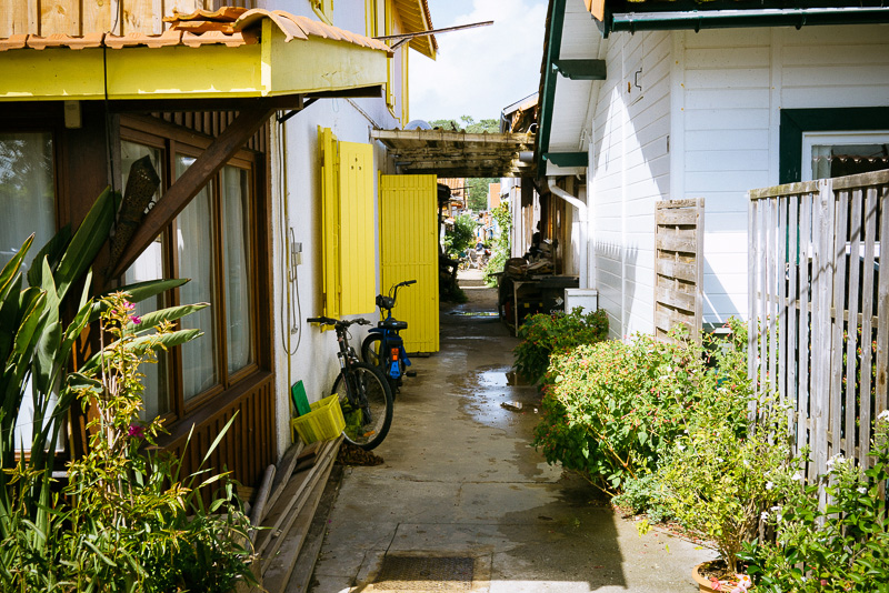 Les ruelles du village de l'herbe