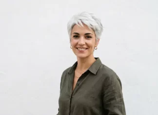 Les cheveux gris, c’est stylé avec le Granny hair