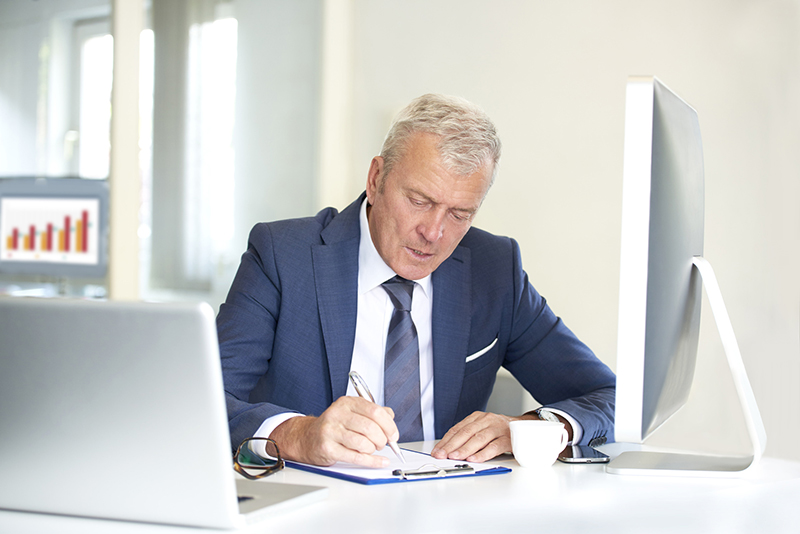 Il faut dire halte aux préjugés, car les seniors s’adaptent très bien au monde du travail, c’est parfois eux qui sont demandeurs de plus de flexibilité.