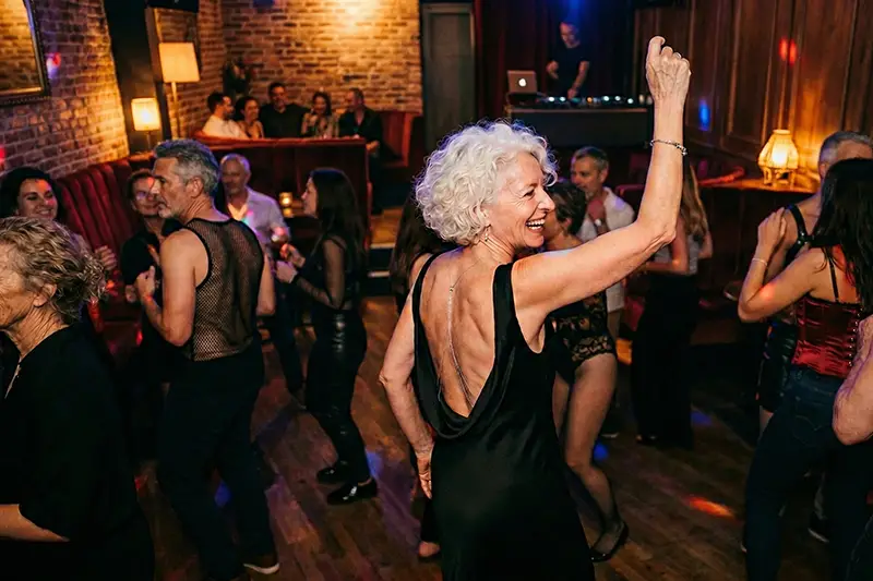 Pourquoi le monde libertin est-il majoritairement composé de personnes plus âgées ?