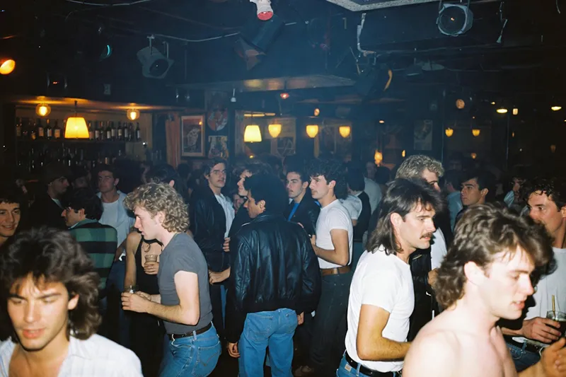 Arrivée du Sida dans les nuits et les milieux gay