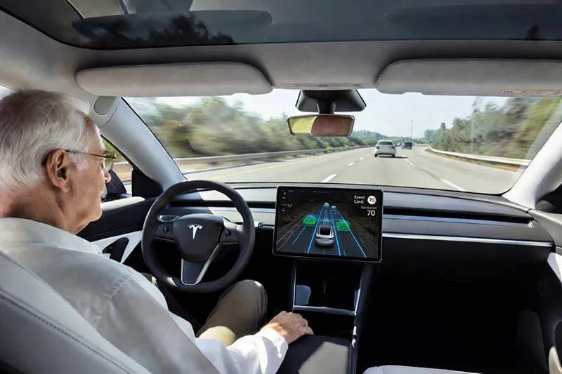 Le FSD de Tesla Le FSD de Tesla : ce que cela peut changer pour les seniors